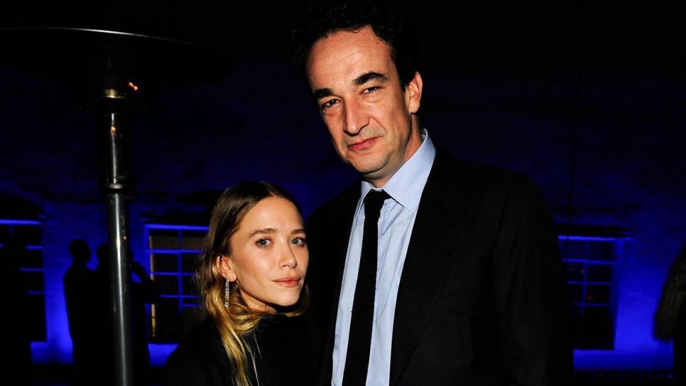 Mary-Kate Olsen Steps Out in New York City After Divorce Petition - www.etonline.com - New York