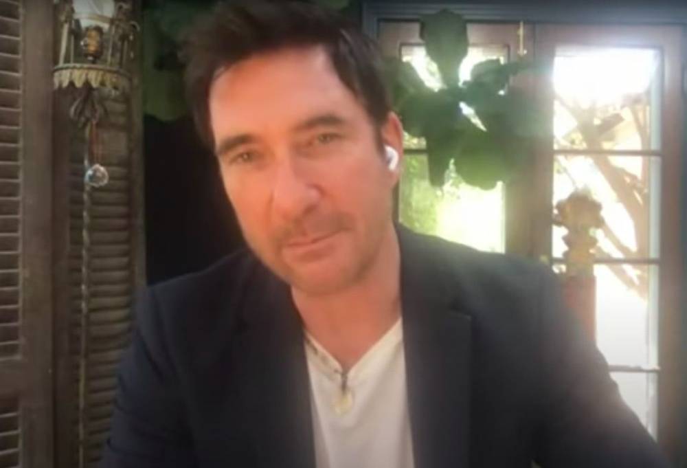 Dylan McDermott Reads Thirst Tweets About Himself, And Some Of Them Are Bonkers - etcanada.com