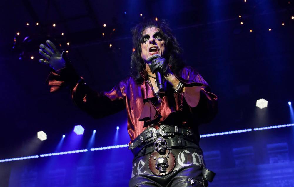Watch the fan-filled video for Alice Cooper’s rousing new song ‘Don’t Give Up’ - www.nme.com