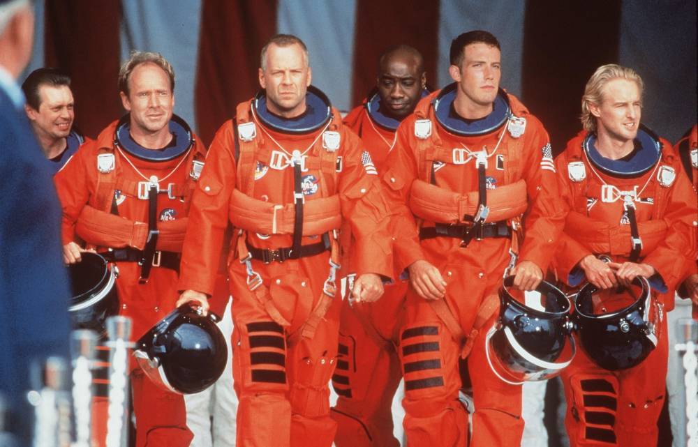 Bruce Willis Wears ‘Saving The World Outfit’ – The Original Suit From ‘Armageddon’! - etcanada.com