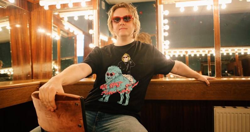 Lewis Capaldi’s Divinely Uninspired To A Hellish Extent returns to Official Irish Albums Chart top spot - www.officialcharts.com - Ireland