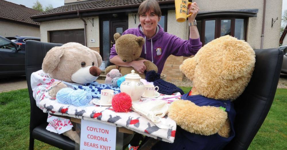 Mum uses coronavirus lockdown to set up heartwarming teddy bear displays in her garden - www.dailyrecord.co.uk