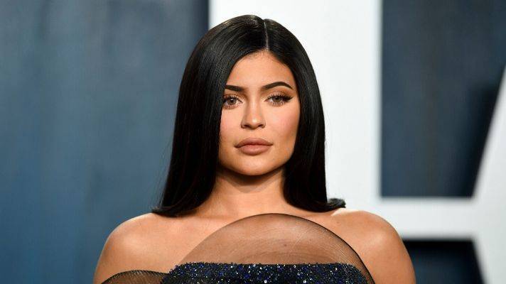 Fans Think Kylie Jenner Photoshopped Her Driver’s License Picture the Tea Is Scalding - stylecaster.com - California