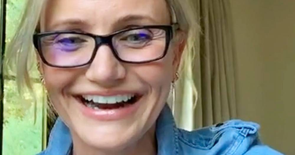 Cameron Diaz Follows Instructions on How to Use Instagram — and It’s the Cutest - www.usmagazine.com