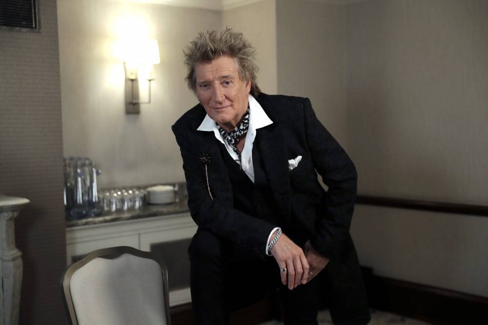 Rod Stewart Surprises A Coronavirus Patient And Mother Of Three With A Cheque For $8,500 - etcanada.com