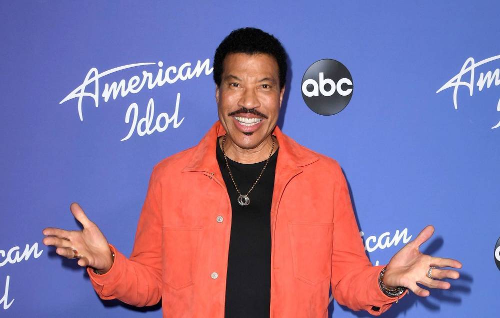 Lionel Richie is remaking ‘We Are The World’ with former ‘American Idol’ contestants - www.nme.com - USA