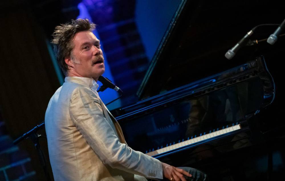 Watch Rufus Wainwright cover Stephen Foster’s ‘Hard Times’ with family and friends - www.nme.com - Los Angeles