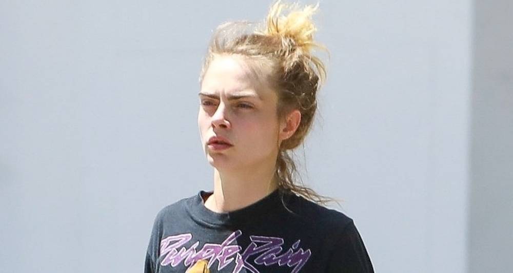 Cara Delevingne Goes Makeup-Free While Running Errands in L.A. - www.justjared.com - Los Angeles
