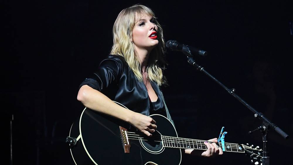 Taylor Swift 'City of Lover' Paris Concert: Listen to the Live Songs! - www.justjared.com - France - Taylor