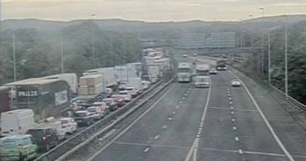 Pedestrian dies after being hit by HGV tanker on M56 - www.manchestereveningnews.co.uk