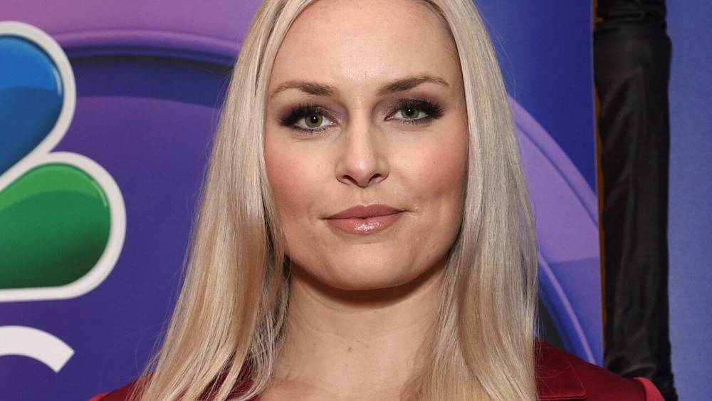 Swimsuit-clad Lindsey Vonn hangs out with her dogs during quarantine - www.foxnews.com