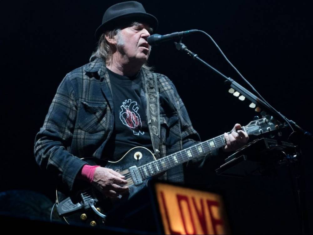 Neil Young apologizes for holding back 'Homegrown' album for more than 40 years - torontosun.com