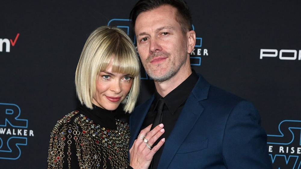 Jaime King files for divorce from director Kyle Newman, asks for restraining order: reports - www.foxnews.com - Los Angeles