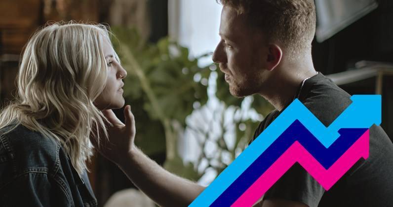 JP Saxe and Julia Michaels’s slow-burner ballad If The World Was Ending is the UK’s biggest trending song - www.officialcharts.com - Britain