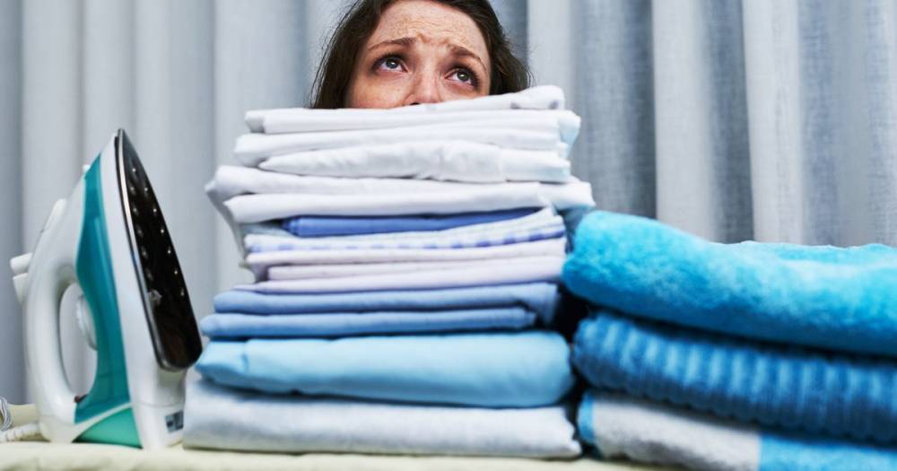 Mrs Hinch fan has time-saving hack to iron your bed sheets – without an ironing board - www.ok.co.uk