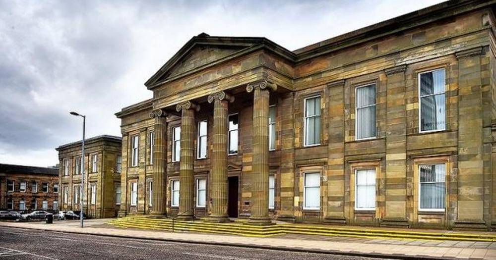 New Year party "siege" at Wishaw house ended with man confronting gatecrashers with a blade - www.dailyrecord.co.uk