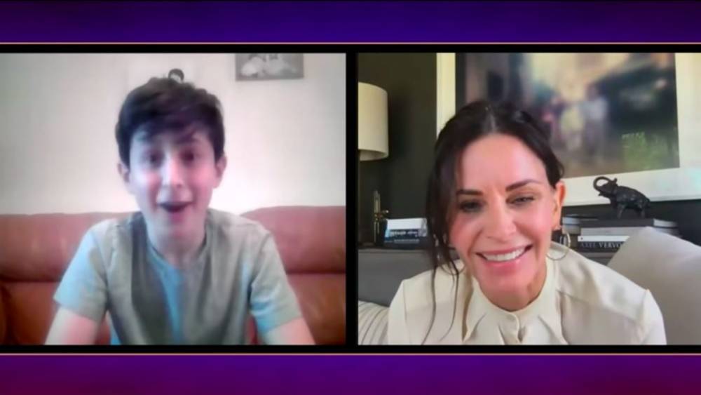 Courteney Cox Surprises 13-Year-Old Superfan Who Had a Virtual ‘Friends’-Themed Bar Mitzvah - www.etonline.com