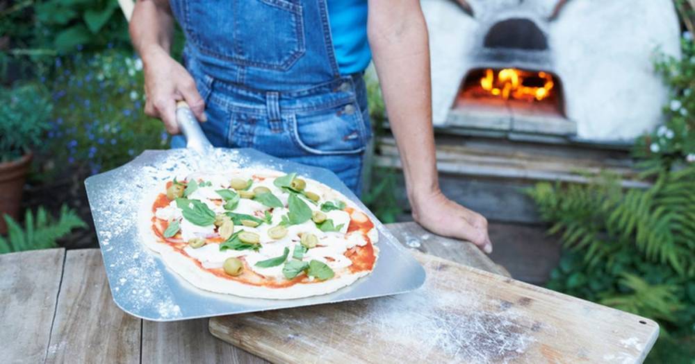 Lidl launches £39.99 BBQ pizza oven perfect for Bank Holiday weekend – and it even bakes bread! - www.ok.co.uk
