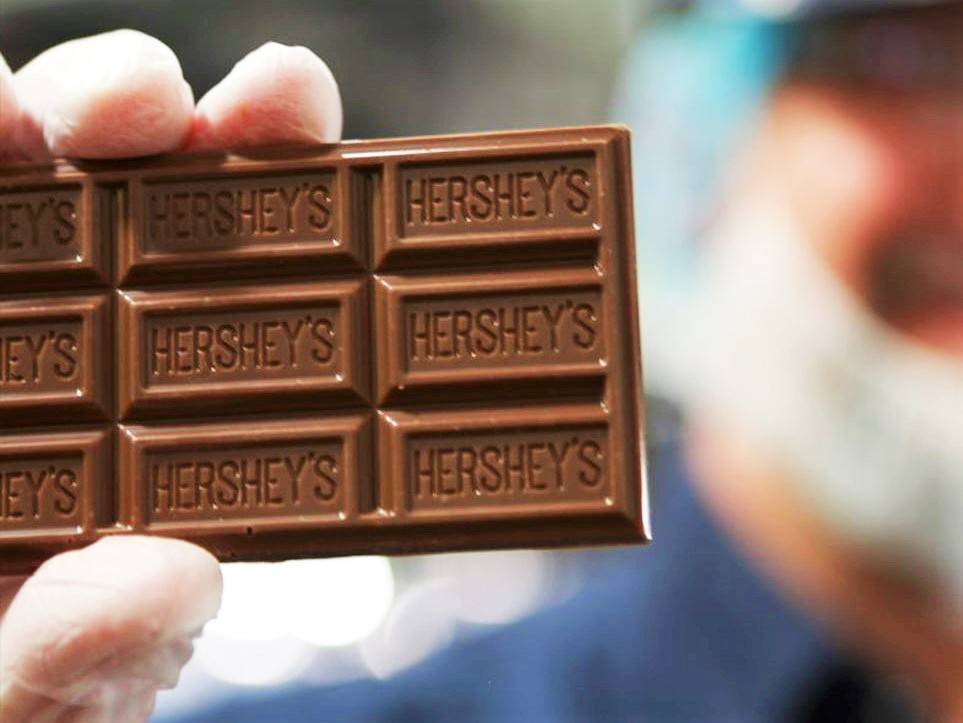 Hershey’s CEO shuts down anti-LGBTQ activist who complained about company’s HRC donations - www.metroweekly.com
