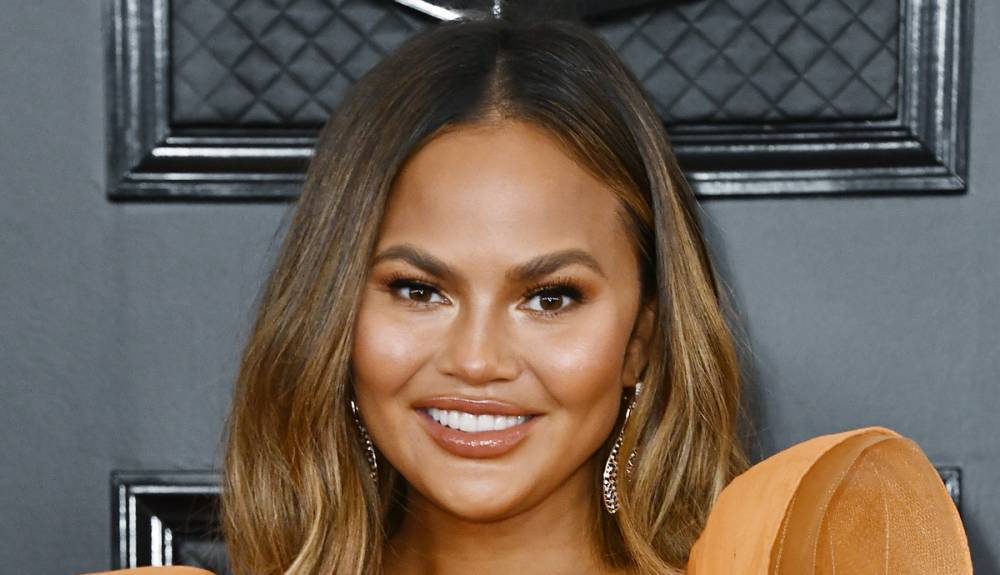 Chrissy Teigen Posts Public Message to Her 'Rich' Friends Asking for a Free 'Cravings' Swag Box - www.justjared.com