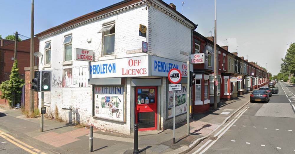 Store stripped of licence after employing illegal immigrant who jumped out window to avoid authorities - www.manchestereveningnews.co.uk - Britain - Manchester - Pakistan