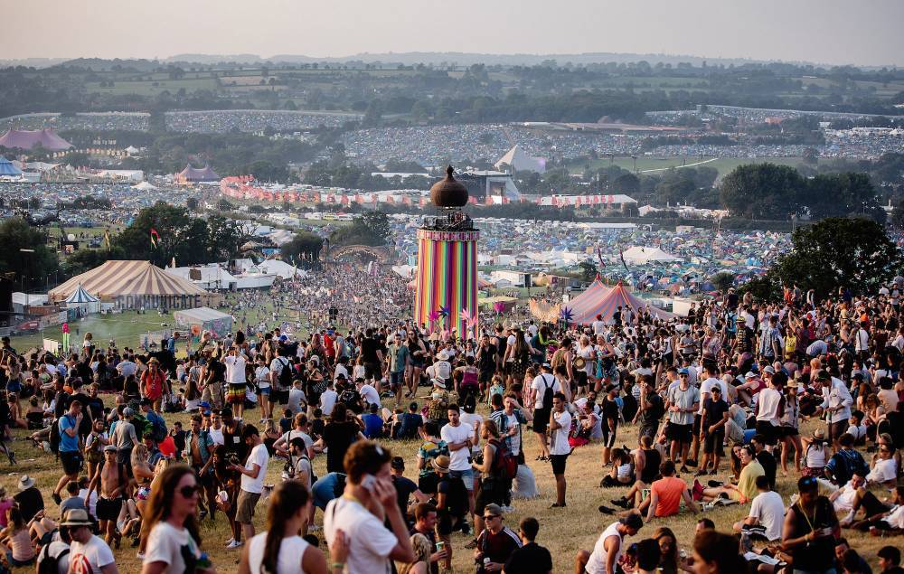 Glastonbury urge public to stay away from festival site during lockdown - www.nme.com