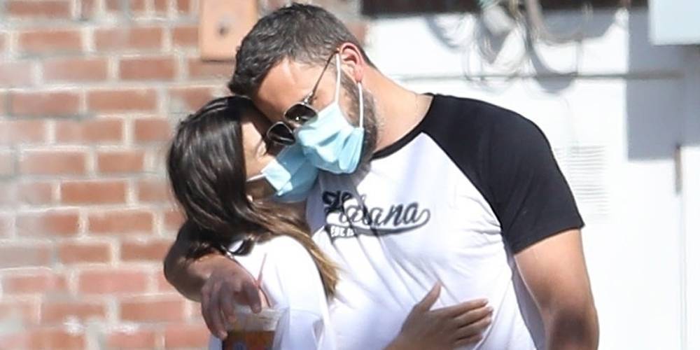 Ben Affleck & Ana De Armas Cuddle Up During Walk With Their Dogs - www.justjared.com - Los Angeles