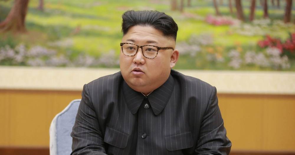 Kim Jong Un makes first appearance in weeks - ending rumours about his health - www.manchestereveningnews.co.uk - North Korea