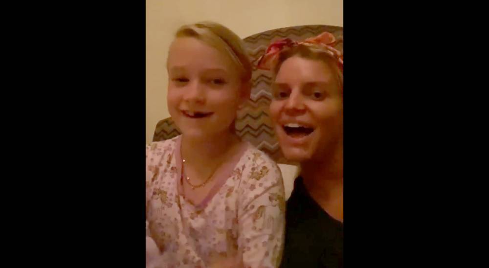 Jessica Simpson Sings with Daughter Maxwell on Her 8th Birthday - Watch Now! - www.justjared.com