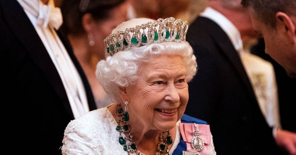 This is how much The Queen is worth as it's revealed her net worth has dropped by £20 million - www.ok.co.uk