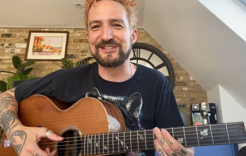Frank Turner to perform live-stream gig for youth charity tomorrow as part of Mental Health Awareness Week - www.nme.com - Britain
