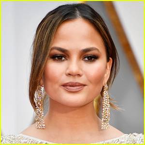 Chrissy Teigen Reacts to Alison Roman's 'NYT' Column Being Put on Temporary Leave - www.justjared.com - New York - New York