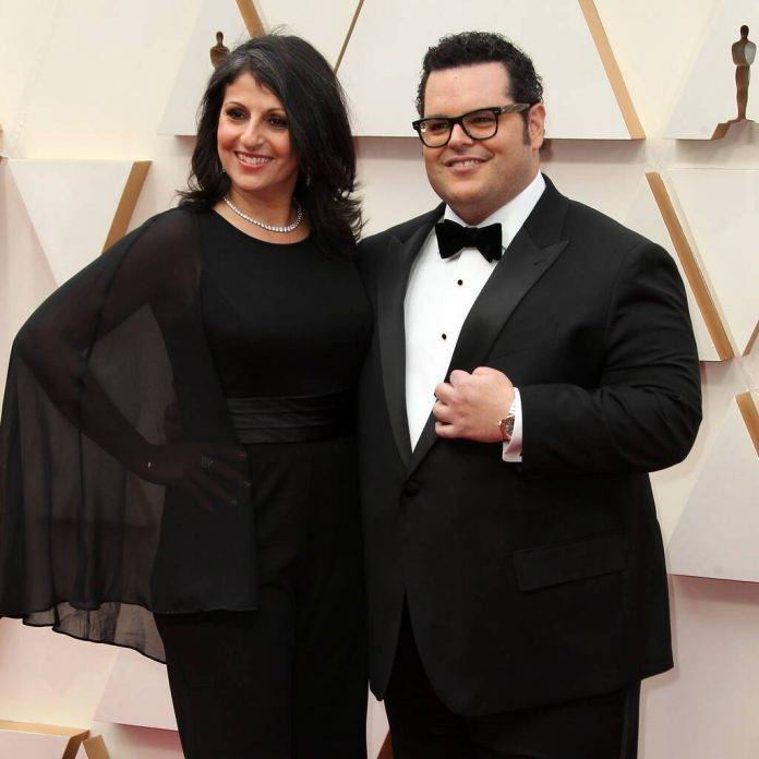 Josh Gad wary of travelling abroad to work amid Covid-19 pandemic - www.peoplemagazine.co.za - Los Angeles