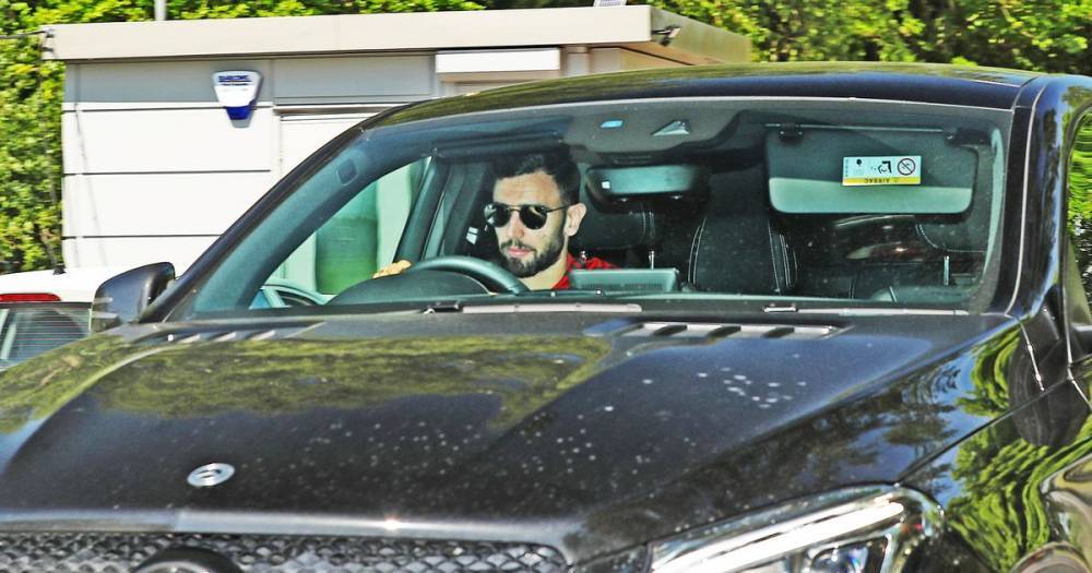 Manchester United evening headlines as players return to training and duo sign new deals - www.manchestereveningnews.co.uk - Manchester
