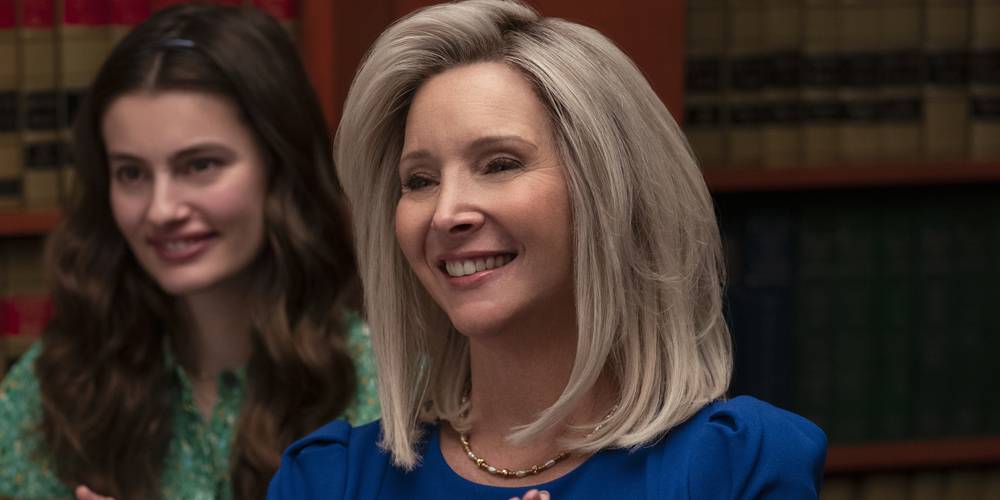 Lisa Kudrow Didn't Actually Know There Was A Real Space Force When She Filmed The Netflix Show - www.justjared.com - USA