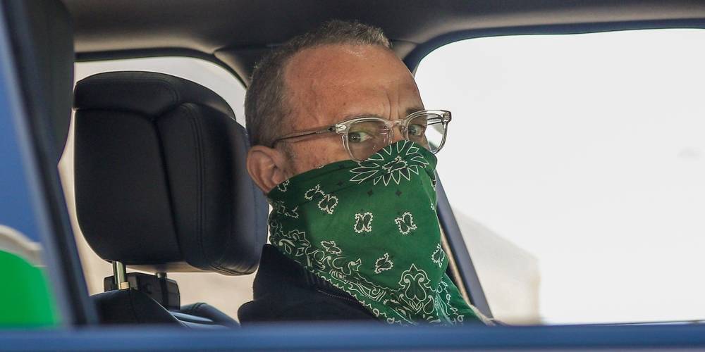 Tom Hanks Wears Green Bandana For Face Mask While Running Errands - www.justjared.com - Los Angeles
