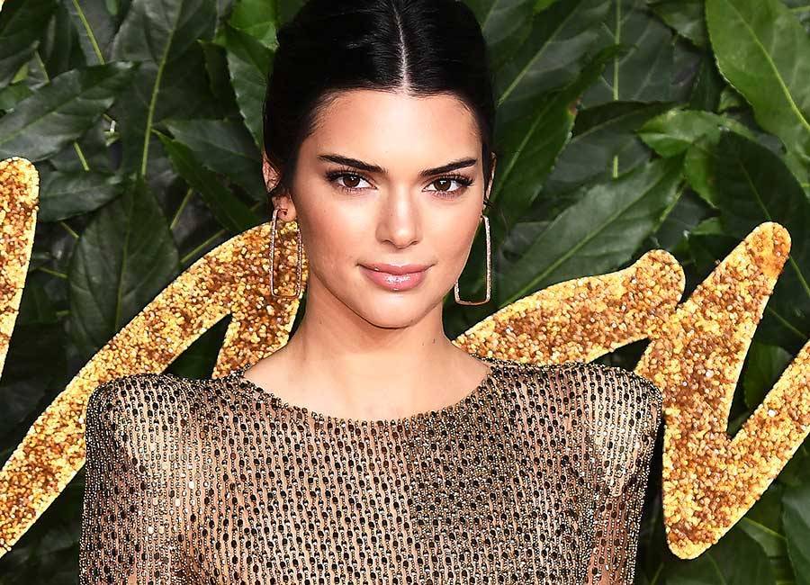 Kendall Jenner to pay large settlement in Fyre Festival lawsuit - evoke.ie