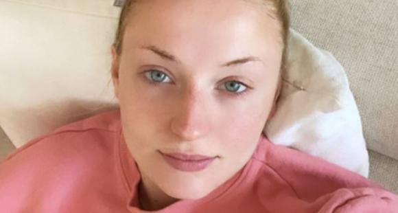 Pregnant Sophie Turner caresses her baby bump while flaunting her comfy sweatshirt; See Pic - www.pinkvilla.com