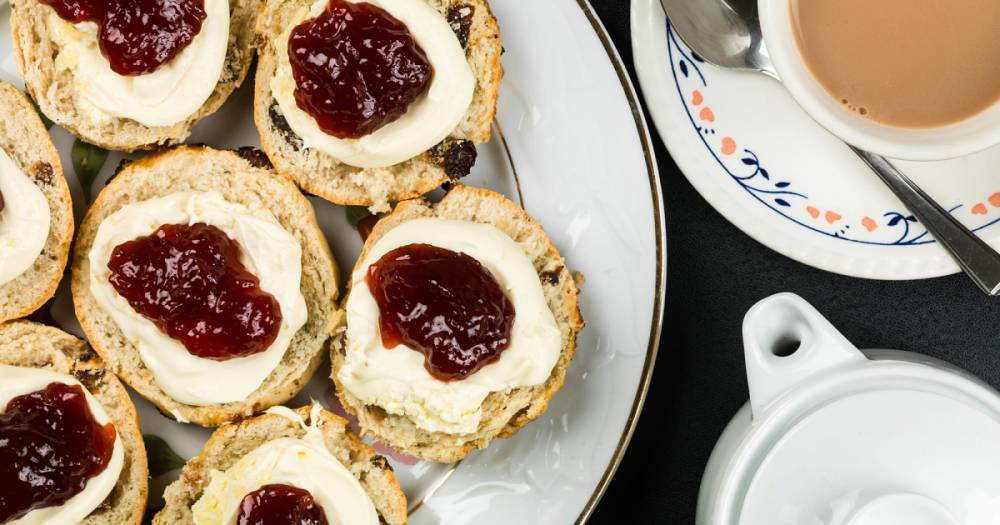 Buckingham Palace Shares ‘Royal’ Recipe for Fruit Scones: See How to Make the British Classic - www.usmagazine.com - Britain
