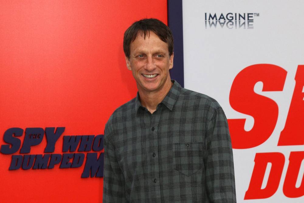Tony Hawk surprises young fan with skateboard gift - www.hollywood.com