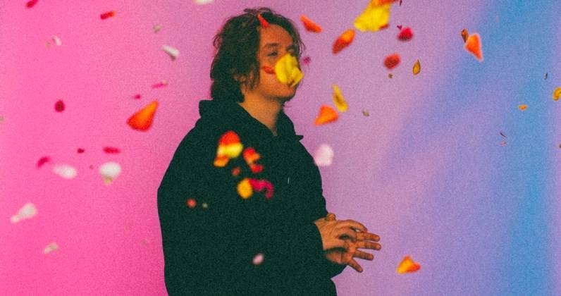 Lewis Capaldi's Divinely Uninspired To A Hellish Extent claims the most weeks at Number 1 for a debut album this millennium on the Official Irish Albums Chart - www.officialcharts.com - Ireland