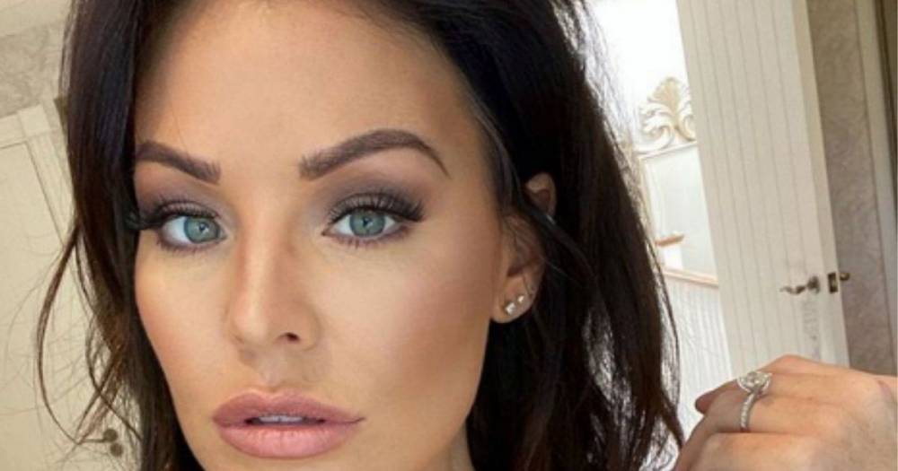 Jess Wright uses these luxe-looking £1 lashes to create gorgeous makeup looks - www.ok.co.uk