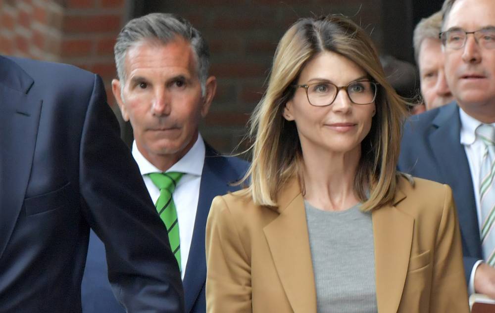 Lori Loughlin Enters Guilty Plea During a Video Conference with the Judge - www.justjared.com