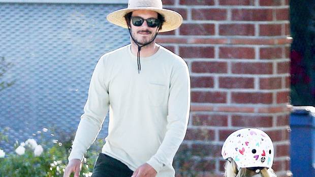 Adam Brody Takes Daughter Arlo, 4, On Skateboarding Daddy-Daughter Playdate — Pics - hollywoodlife.com - Los Angeles