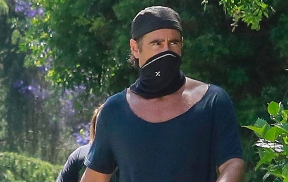 Colin Farrell Takes His Dog for a Walk at Griffith Park - www.justjared.com - Los Angeles