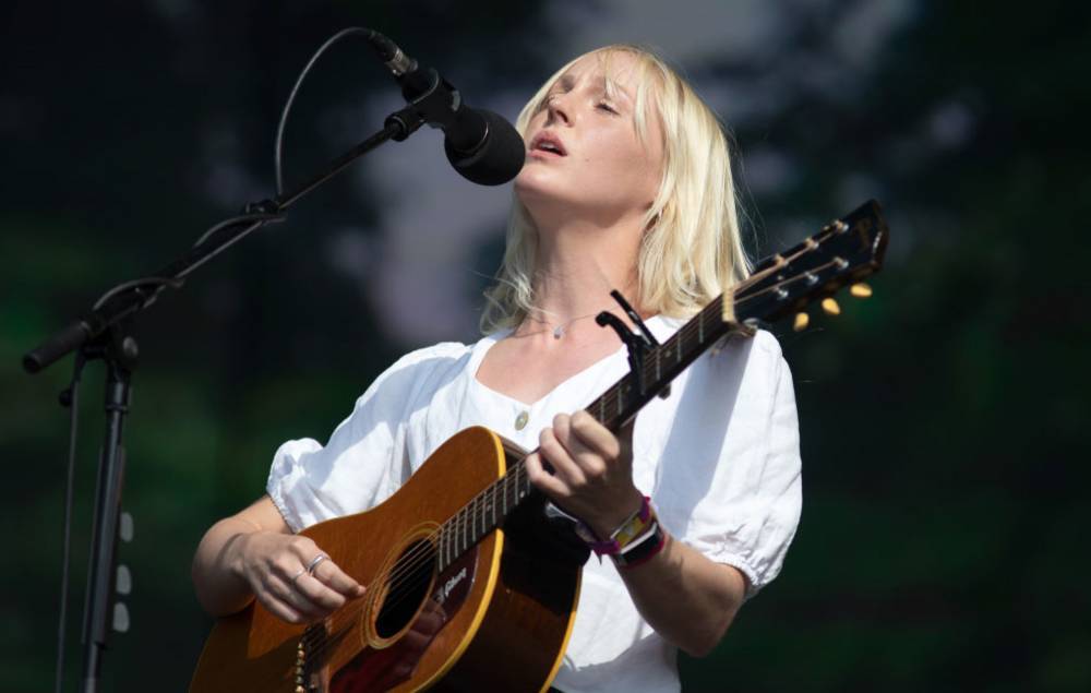 Laura Marling says she micro-doses magic mushrooms while studying for masters - www.nme.com