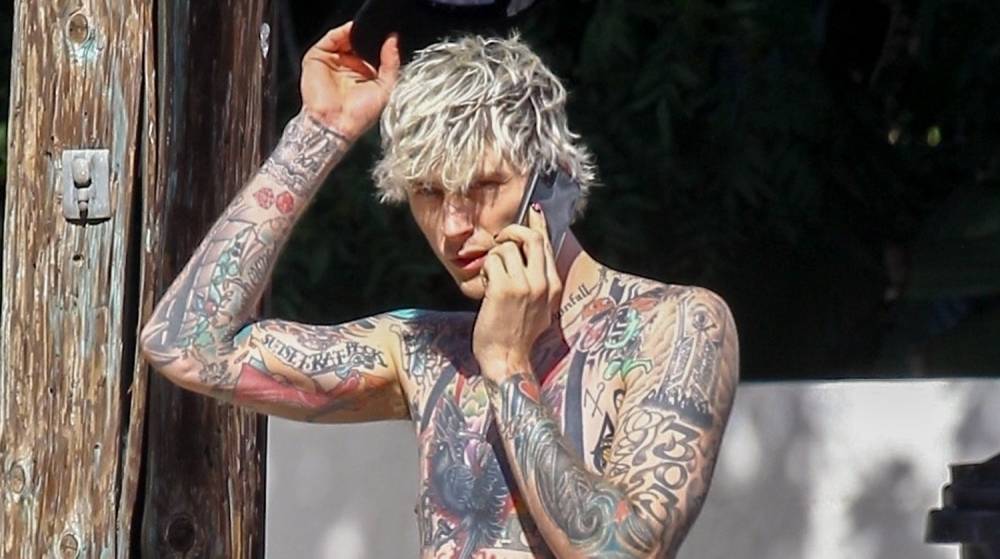 Machine Gun Kelly Shows Off Fully Tattooed Torso While Shirtless - www.justjared.com - county Sherman