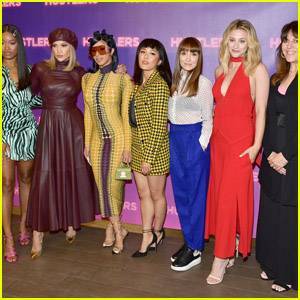 'Hustlers' Director Lorene Scafaria Fired Extras for 'Ogling the Girls' While Filming - www.justjared.com