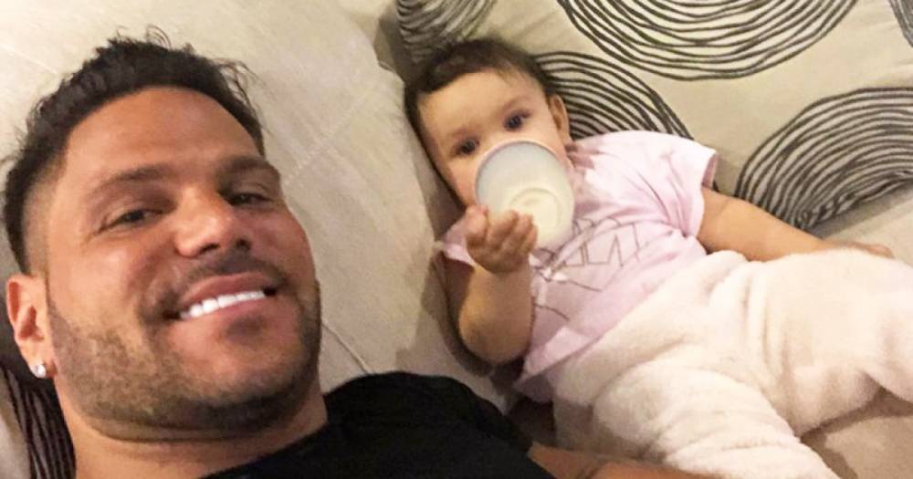 Jen Harley - Ronnie Ortiz-Magro Plays With Daughter Ariana at the Pool After Domestic Violence Case - usmagazine.com - Jersey - Arizona