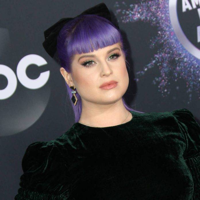 Kelly Osbourne ‘looks like Mrs Slocombe’ after hair makeover goes wrong - www.peoplemagazine.co.za - Britain